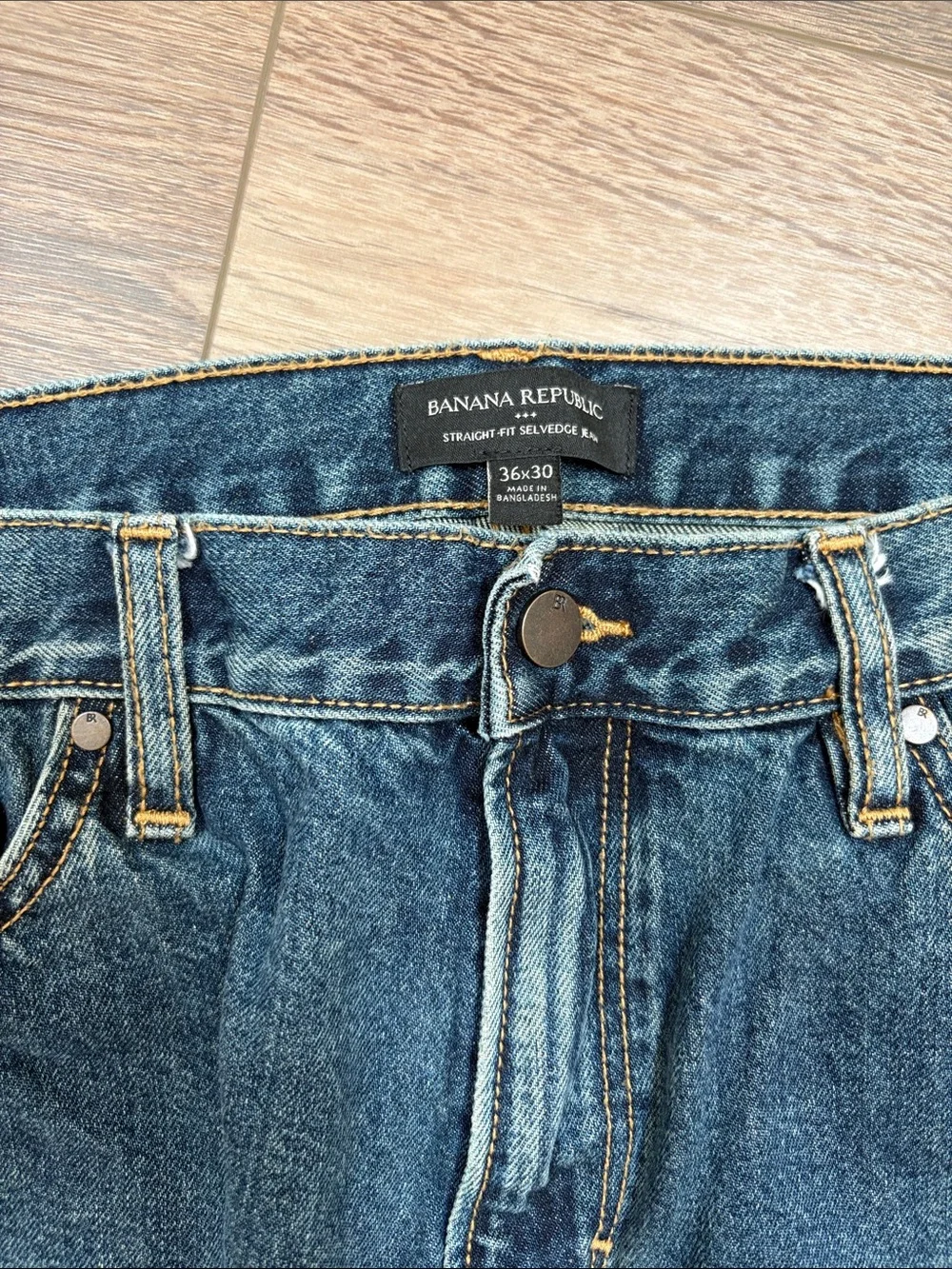 Banana Republic Selvedge Medium Blue Distressed Straight Jeans Like new